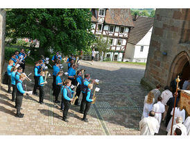 Fronleichnamsprozession durch die Straßen von Naumburg (Foto: Karl-Franz Thiede)